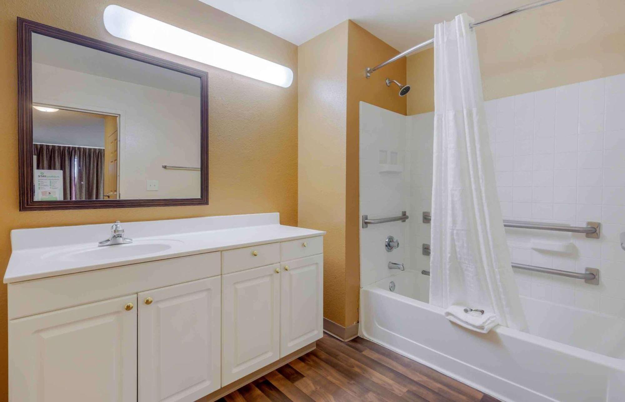 Extended Stay America Select Suites Tampa Airport Memorial Hwy Luaran gambar