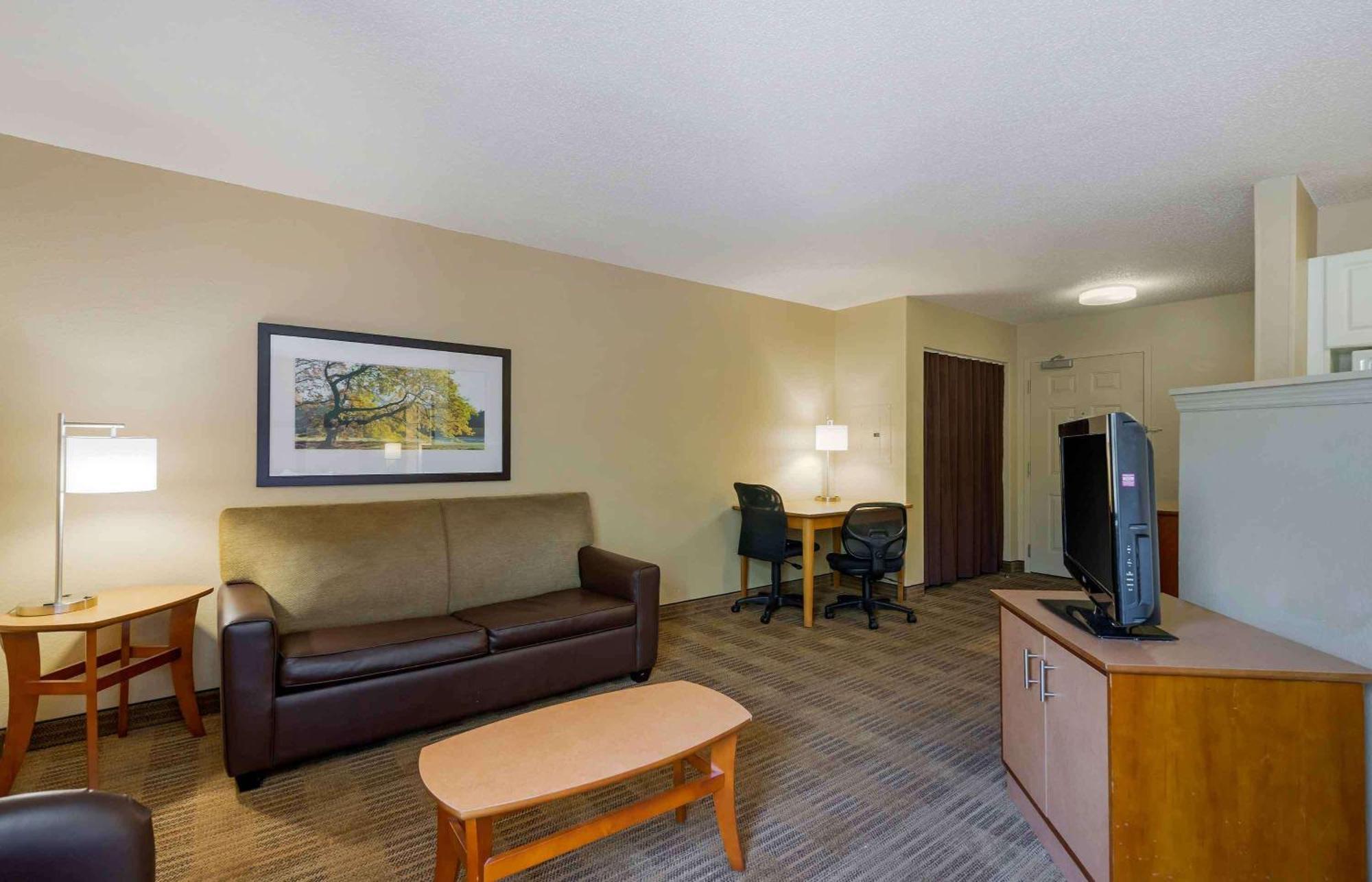 Extended Stay America Select Suites Tampa Airport Memorial Hwy Luaran gambar