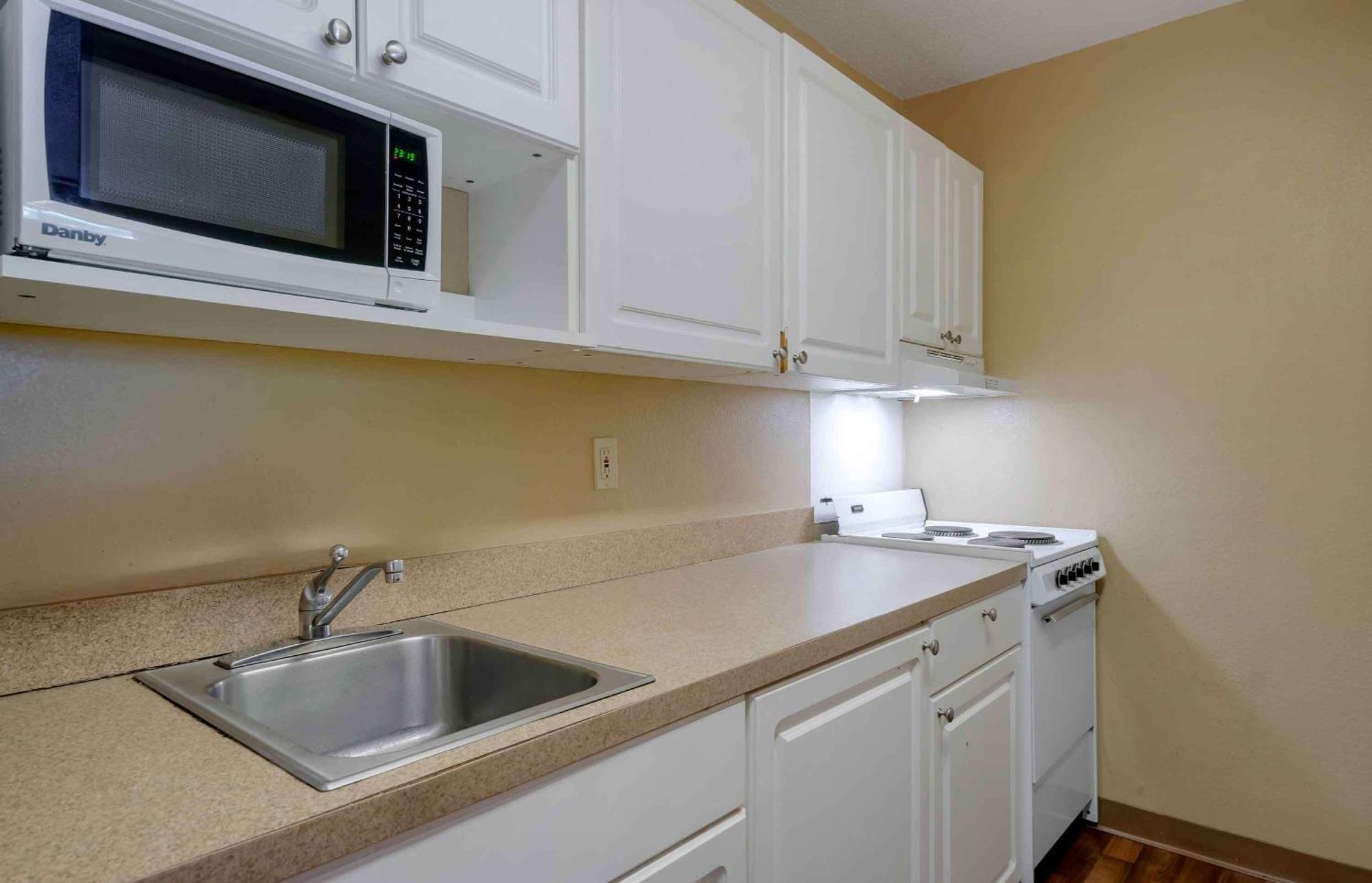 Extended Stay America Select Suites Tampa Airport Memorial Hwy Luaran gambar